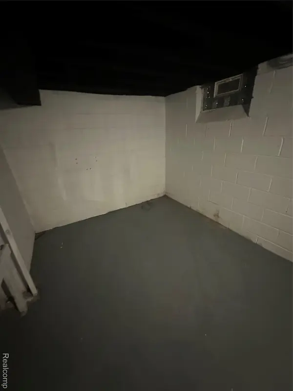 Detroit, MI 48219,16101 Bramell ST