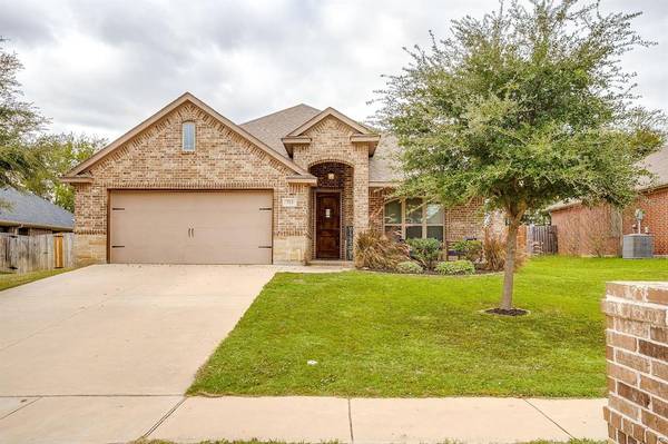 713 Brandt Street,  Grandview,  TX 76050