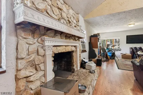 East Brunswick Twp., NJ 08816,13 Mclellan Ct