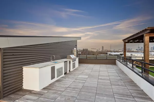 Dallas, TX 75207,4763 Algiers Street #100