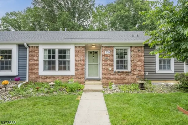 276 Constitution Cir, North Brunswick Twp., NJ 08902