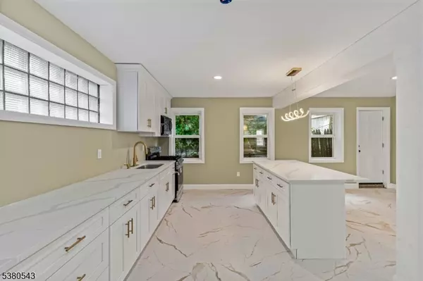 Irvington Twp., NJ 07111,63 Maple Ave