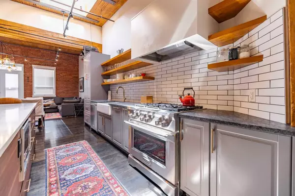 Calgary, AB T2R 0A8,535 10 AVE SW #505