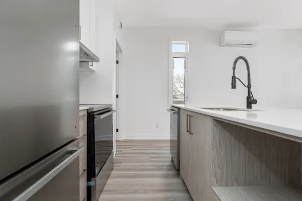 Cyrville - Carson Grove - Pineview, ON K1B 3P2,1369 Louis LN #Unit B