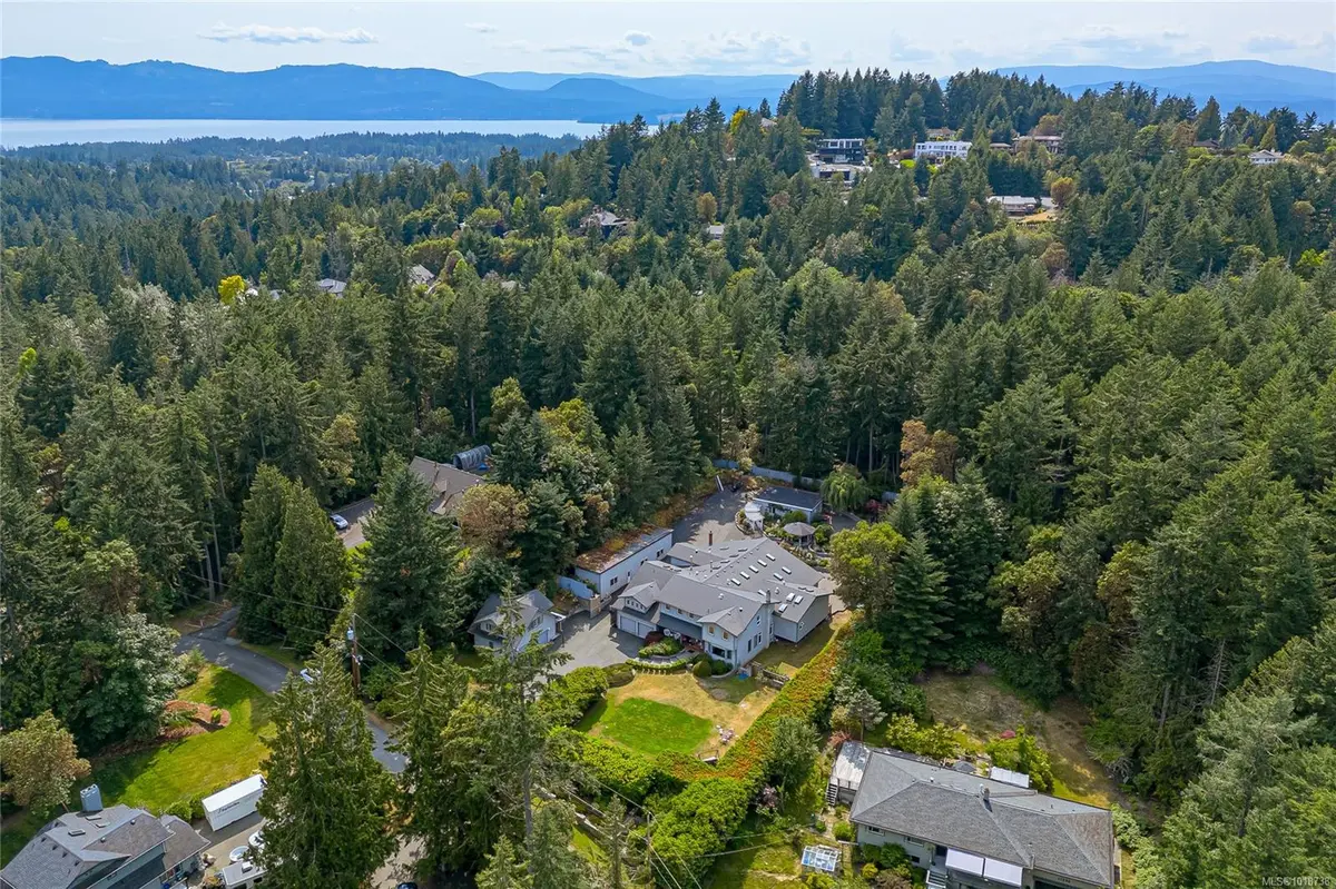 North Saanich, BC V8L 5K6,11376 Osprey Pl