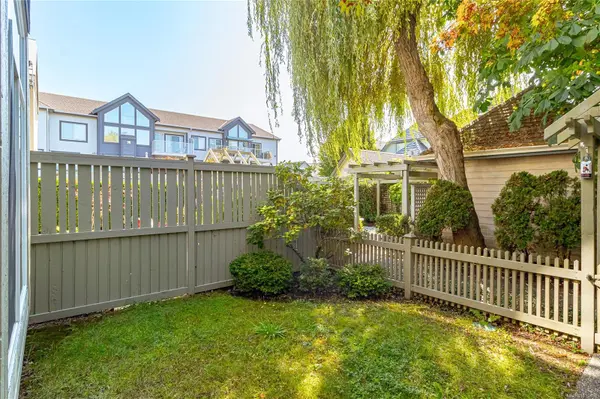 Sidney, BC V8L 1Z4,2250 James White Blvd #106