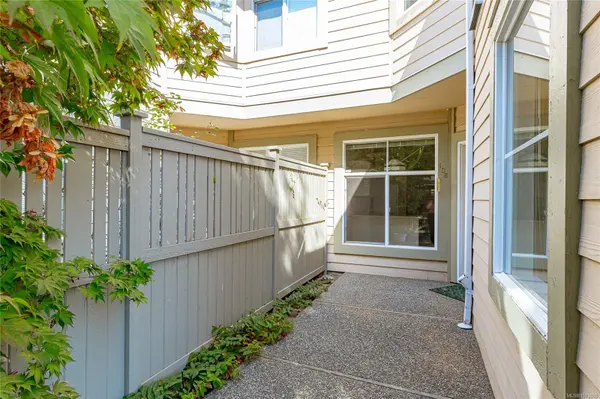 Sidney, BC V8L 1Z4,2250 James White Blvd #106