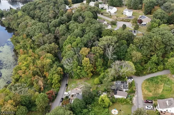 Stanhope Boro, NJ 07874,2 Robert Pl