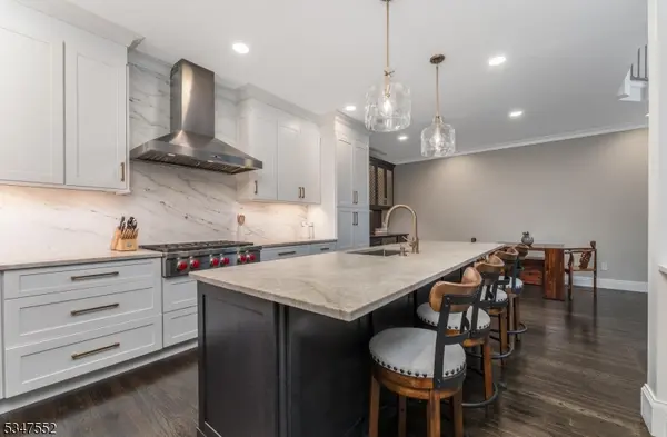 10 Rock Creek Woods Dr, Lambertville City, NJ 08530