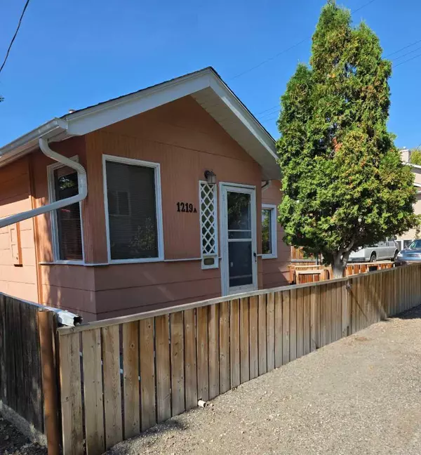 1221 (1219A) 4 AVE S, Lethbridge, AB T1J0P9