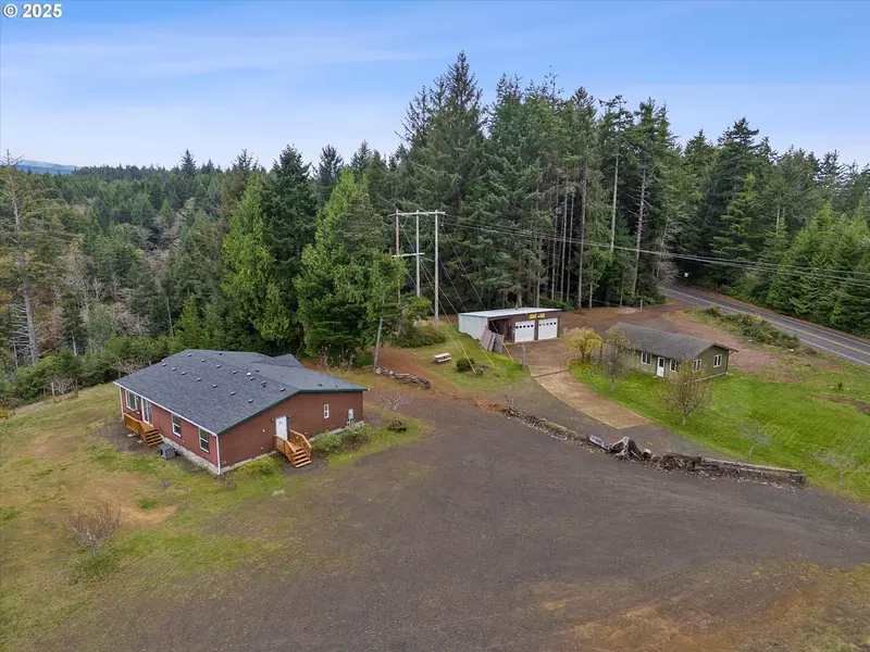 135 SW WAKONDA BEACH RD, Waldport, OR 97394