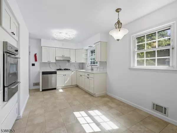 Edison Twp., NJ 08817,35 Rieder Rd