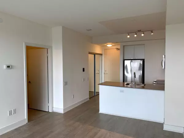 Toronto C10, ON M4P 0B9,30 Roehampton AVE #2304