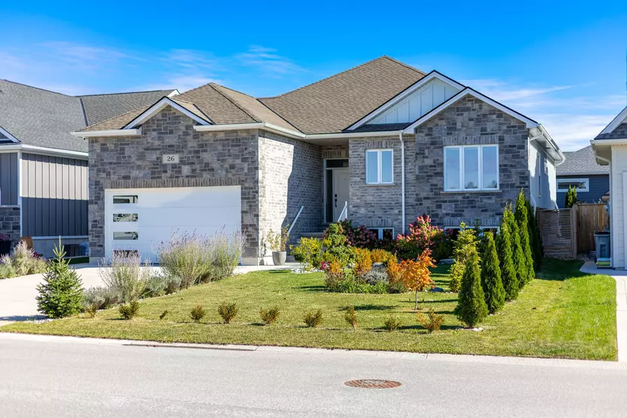 26 Tattersall LN, Lambton Shores, ON N0M 1T0