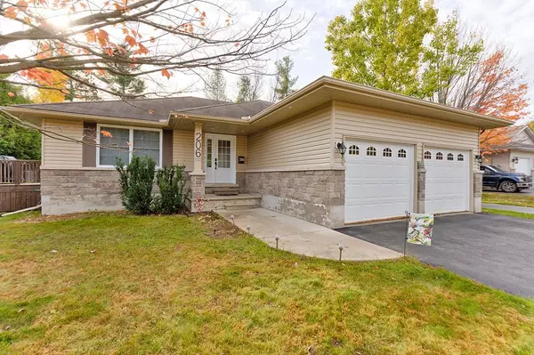 Petawawa, ON K8H 0A9,206 Oriole CRES