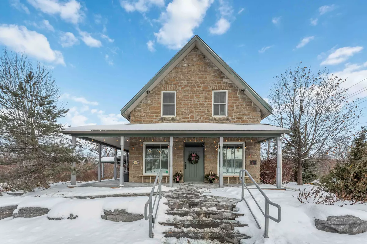 Kanata, ON K2W 0C9,806 March RD E