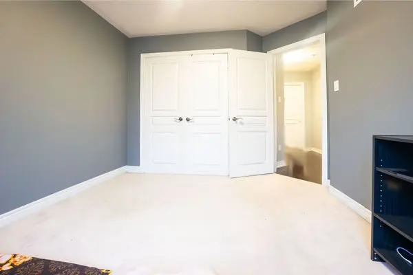 Brampton, ON L7A 0M7,64 Begonia CRES #(Main)