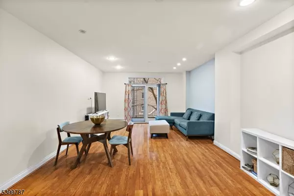 Jersey City, NJ 07305,207-31 Shearwater Ct West #31