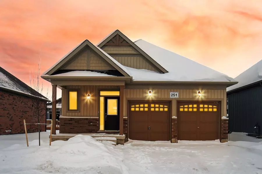 251 Wilcox DR, Clearview, ON L0M 1S0