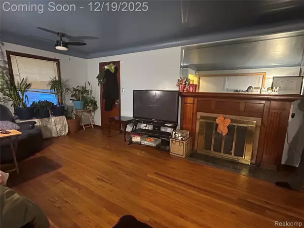 Detroit, MI 48219,18415 Edinborough RD