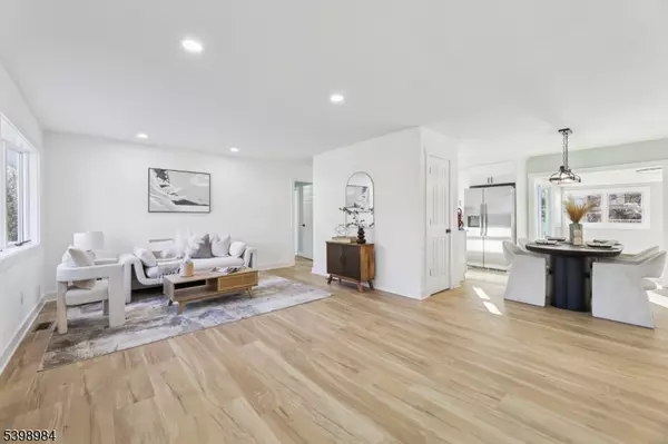 Hopatcong Boro, NJ 07874,36 Ruth St