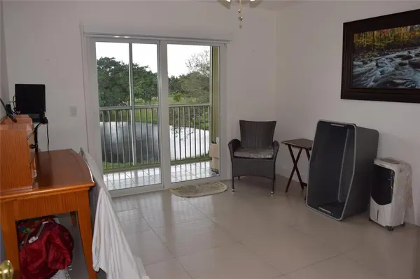 Hollywood, FL 33027,13250 SW 4th Ct #317G