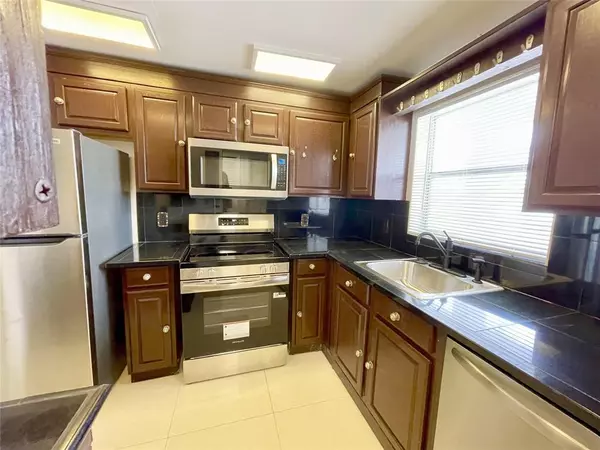 Davie, FL 33314,5090 SW 64th Ave #204