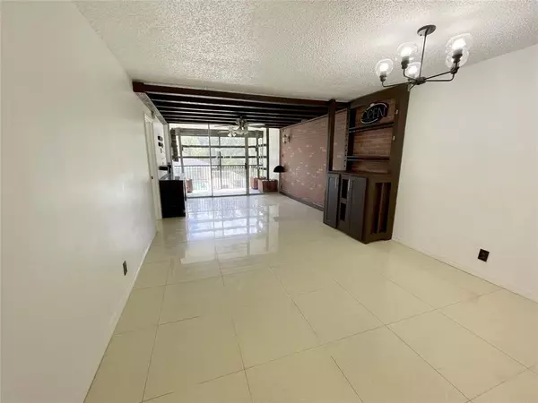 Davie, FL 33314,5090 SW 64th Ave #204