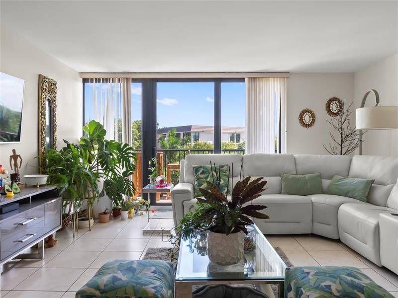 1301 River Reach Dr #515, Fort Lauderdale, FL 33315