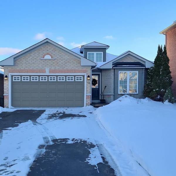 13 Couples CT, Barrie, ON L4M 6V5