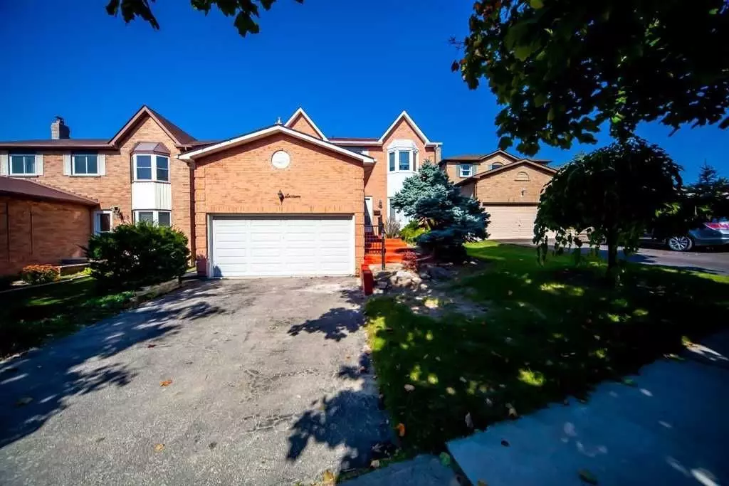 Whitby, ON L1N 8E1,16 Long DR #Main