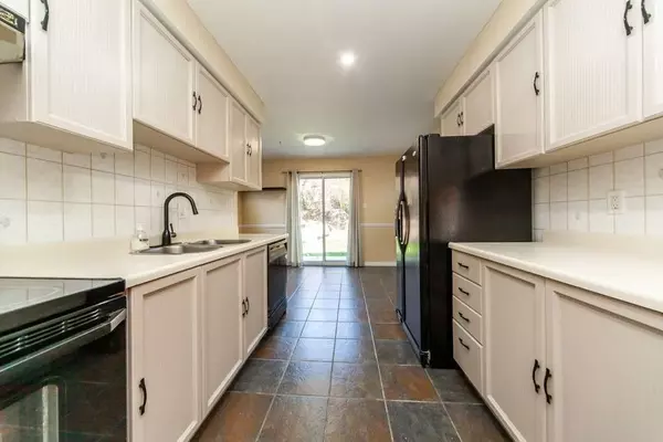 Whitby, ON L1N 8E1,16 Long DR #Main