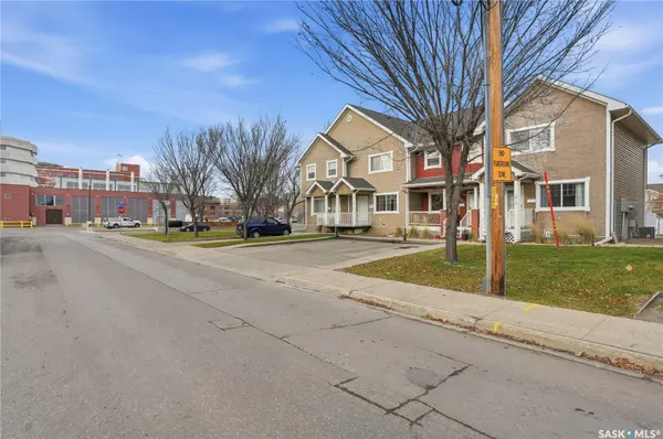 Regina, SK S4P 0B8,1214 14th AVENUE