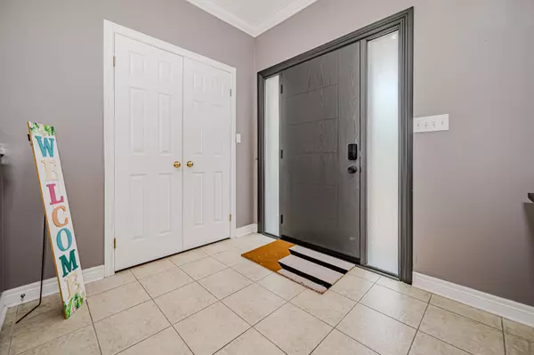 Hamilton, ON L9B 2Y1,80 Meadowbank DR