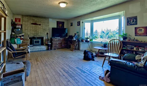 Salt Spring, BC V8K 1P1,190 Grantville St