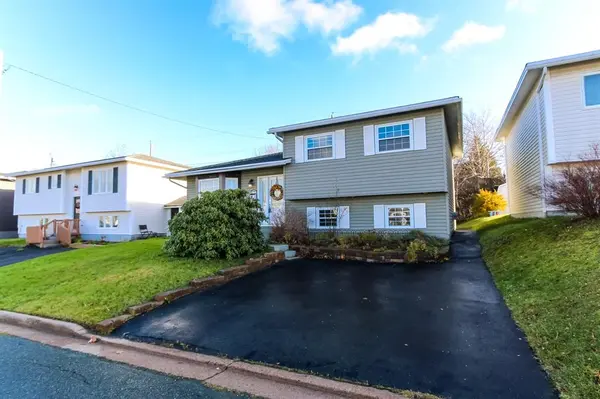 Conception Bay South, NL A1W4P9,73 Sparrow Drive