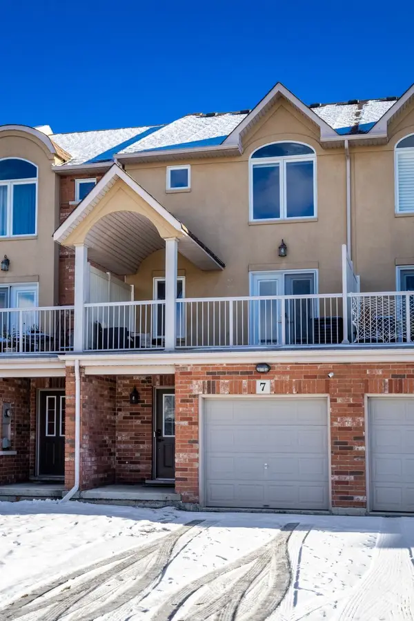 Burlington, ON L7M 0B7,1253 SILVAN FOREST DR #7