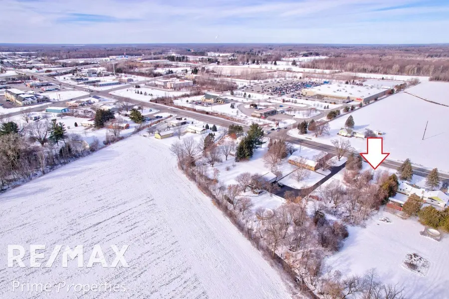 9560 Birch Run RD, Birch Run Twp, MI 48415