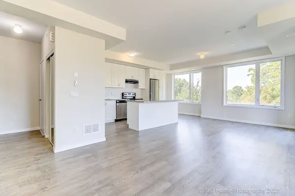 Aurora, ON L4G 3G5,200 Alex Gardner CIR #28