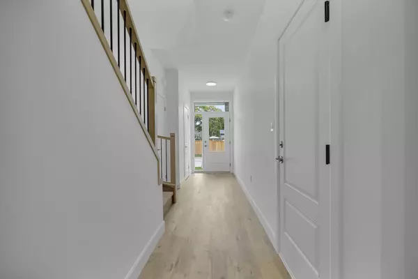 Central Elgin, ON N5L 0C4,279 HILL ST #9