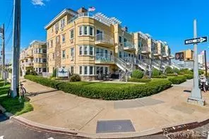 Rockaway Park, NY 11694,183 Beach 100th ST #6B
