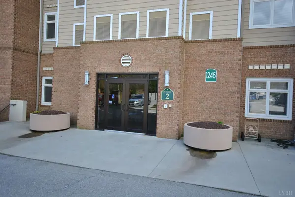 Huddleston, VA 24104,1245 Graves Harbor TRL