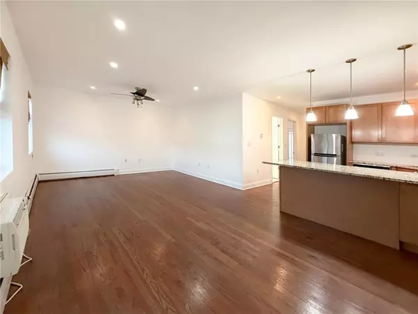 Rockaway Park, NY 11694,183 Beach 100th ST #6B