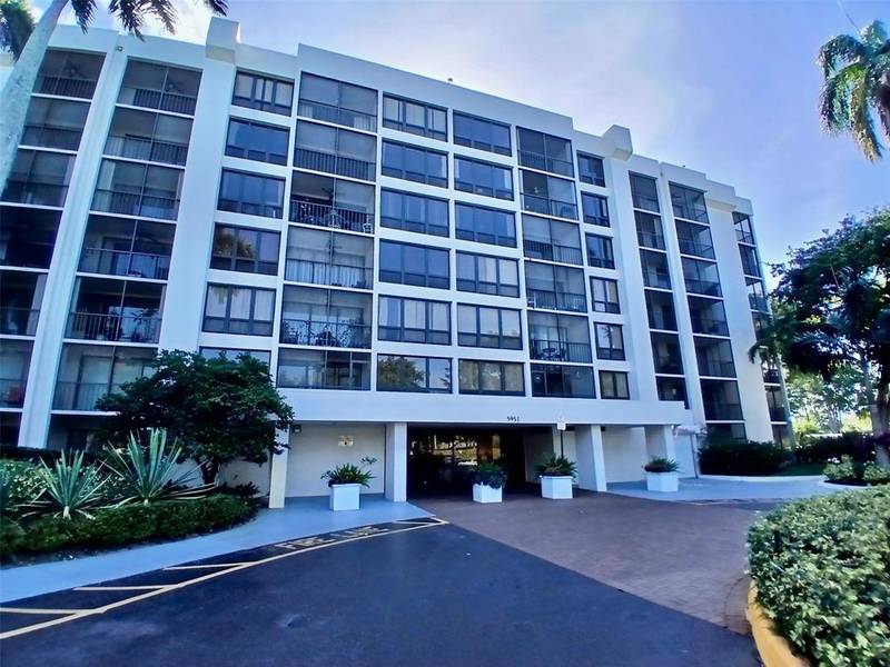 5951 Wellesley Park Dr #201, Boca Raton, FL 33433