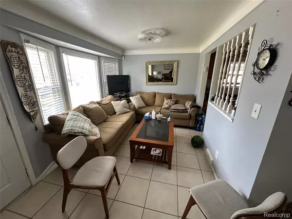 Detroit, MI 48228,6222 Faust AVE