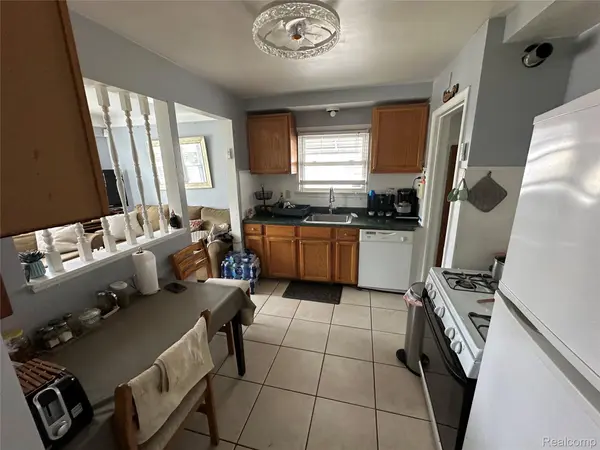 Detroit, MI 48228,6222 Faust AVE