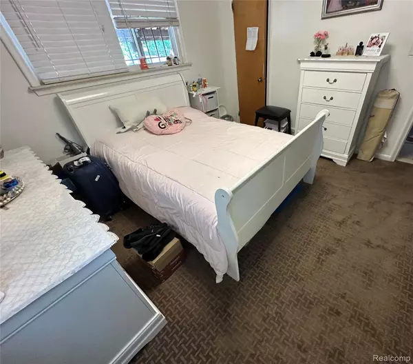 Detroit, MI 48228,6222 Faust AVE