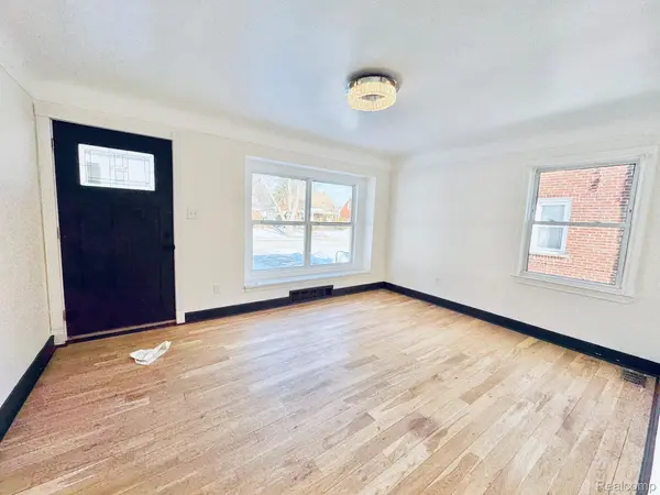 Dearborn Heights, MI 48125,25715 W Hills DR