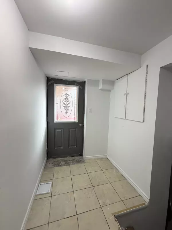 Toronto E10, ON M1C 3K5,41 Broadbridge DR #Unit 1