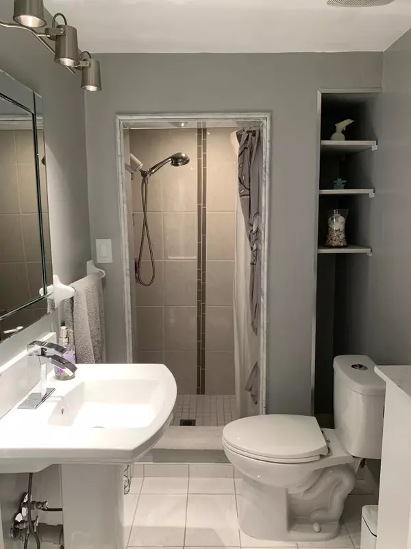 Mississauga, ON L5W 1L5,7122 Para PL